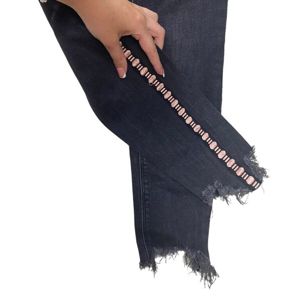 2/$30 Zara Premium Denim Collection Black Jeans with Pink Embroidery Size 4 - Picture 11 of 16